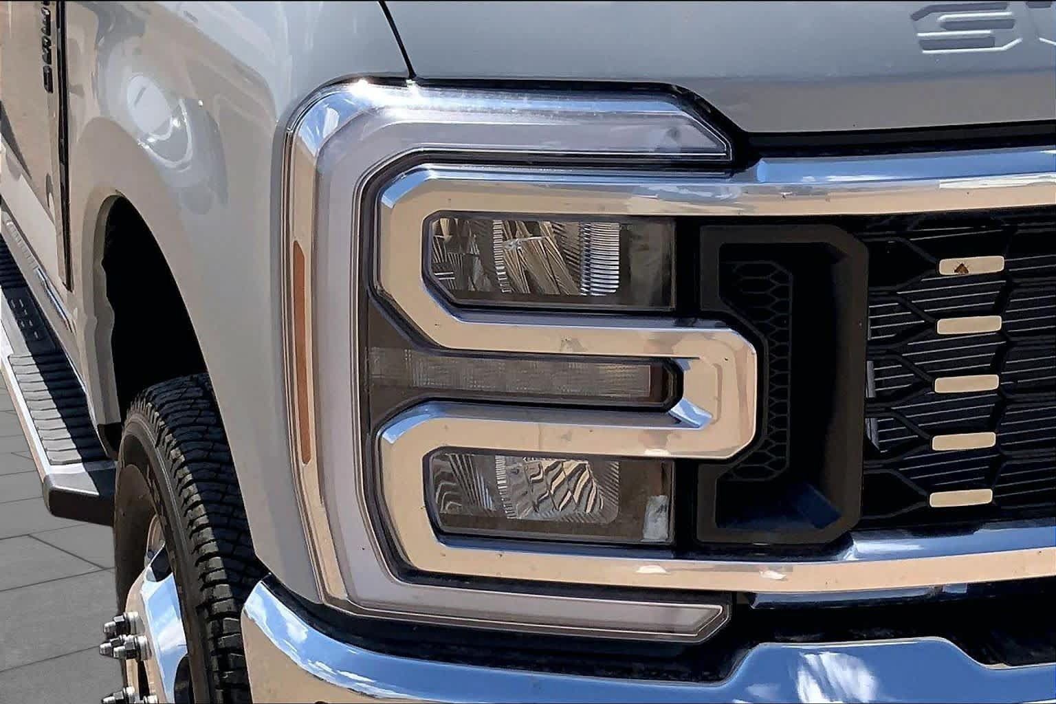 New 2026 Ford F350 Lariat AWD/4WD image 13