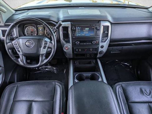 Used 2018 Nissan Titan SV w/ SV Convenience Package image 16