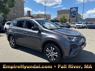 Used 2016 Toyota RAV4 LE video 2