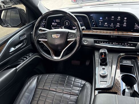 Used 2024 Cadillac Escalade ESV Sport Platinum w/ LPO, ONYX Package AWD/4WD image 28