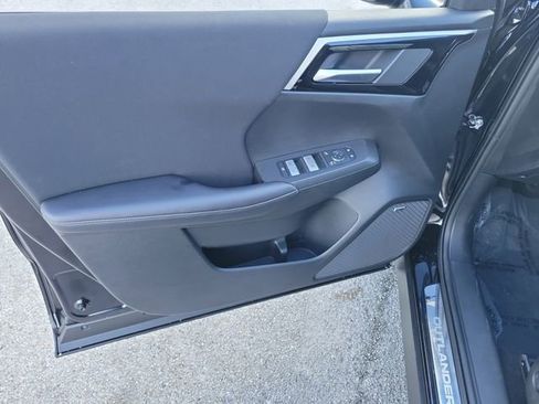 New 2026 Mitsubishi Outlander ES image 20