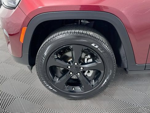 Certified 2023 Jeep Grand Cherokee Altitude RWD image 25