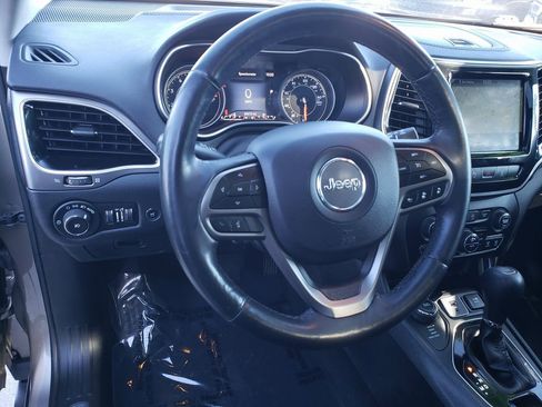 Used 2019 Jeep Cherokee Limited w/ Technology Group image 20