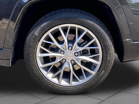 Used 2022 Jeep Grand Cherokee L Summit w/ Luxury Tech Group V image 10