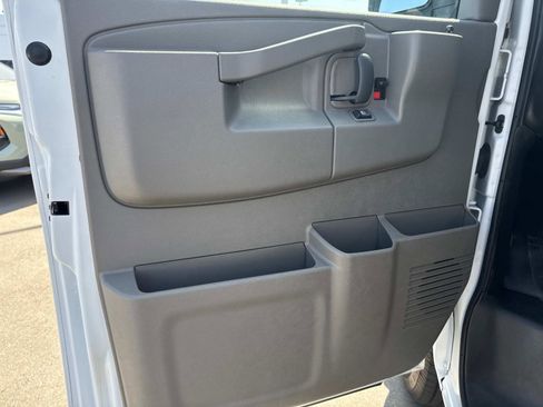 Used 2023 GMC Savana 2500 Extended w/ Driver Convenience Package image 13
