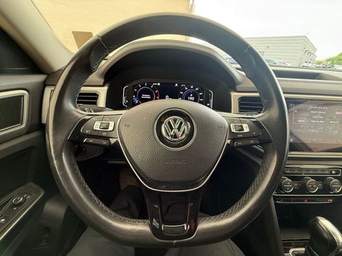 Used 2019 Volkswagen Atlas SEL image 18