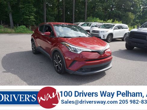 Used 2018 Toyota C-HR XLE FWD image 1