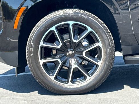 Used 2025 Chevrolet Tahoe RST AWD/4WD image 15