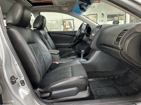 Used 2010 Nissan Altima 2.5 SL w/ SL Pkg image 17
