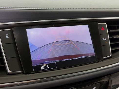 Used 2021 Buick Enclave Essence w/ Sport Touring Edition image 18