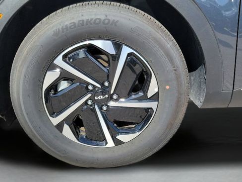 Used 2025 Kia Sportage LX image 10