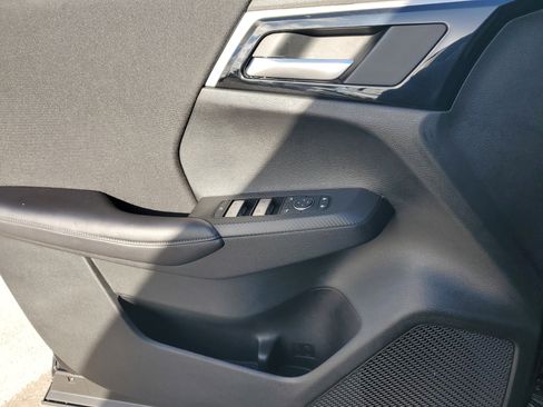 Used 2024 Mitsubishi Outlander ES image 27