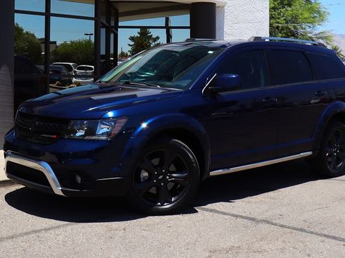 Used 2020 Dodge Journey Crossroad FWD image 2