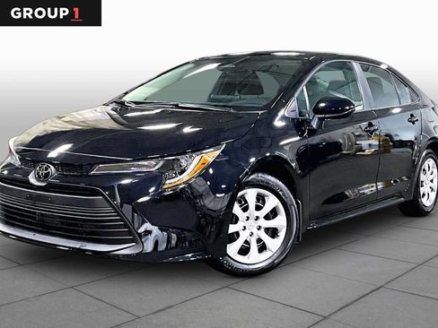 Certified 2025 Toyota Corolla LE FWD image 1