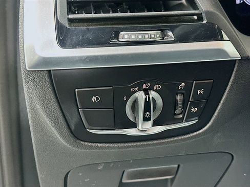 Used 2021 BMW X3 xDrive30i w/ Premium Package image 10