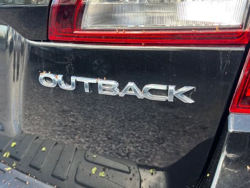 Used 2018 Subaru Outback 2.5i Limited image 21