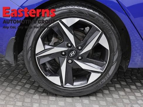 Used 2022 Hyundai Elantra SEL w/ Convenience + Premium Package FWD image 30