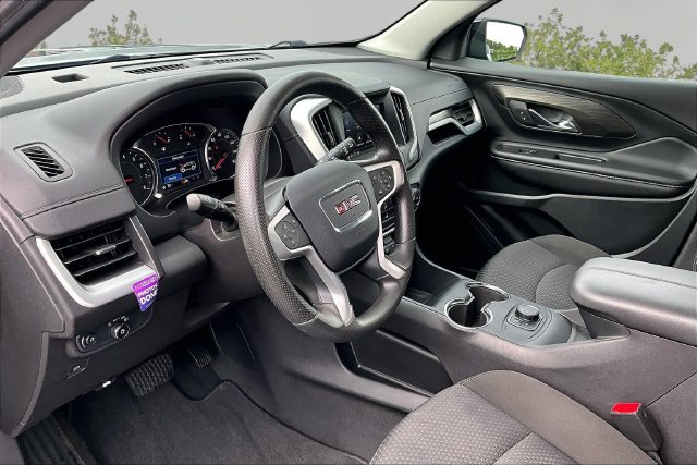 Used 2024 GMC Terrain SLE w/ Elevation Edition FWD image 12