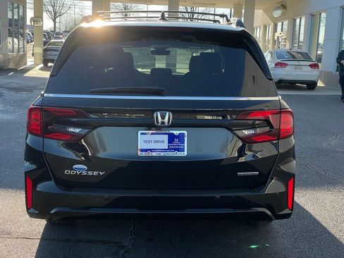 Certified 2025 Honda Odyssey Touring image 5