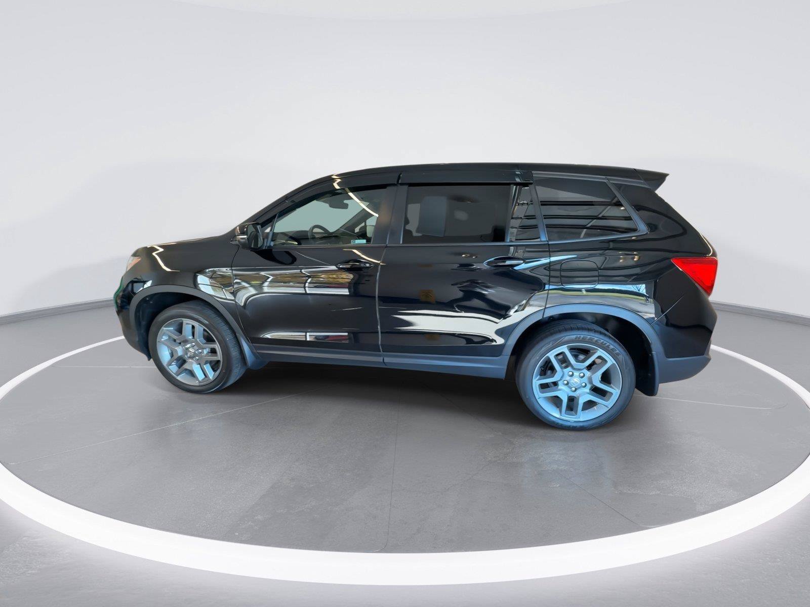 Used 2023 Honda Passport EX-L image 5