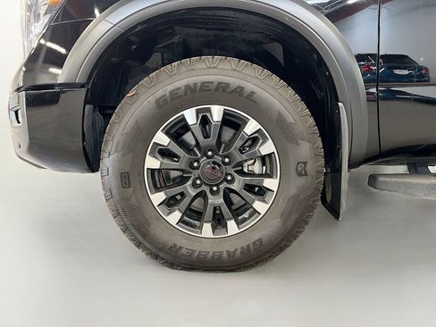 Used 2024 Nissan Titan PRO-4X w/ Pro-4x Convenience Package AWD/4WD image 33
