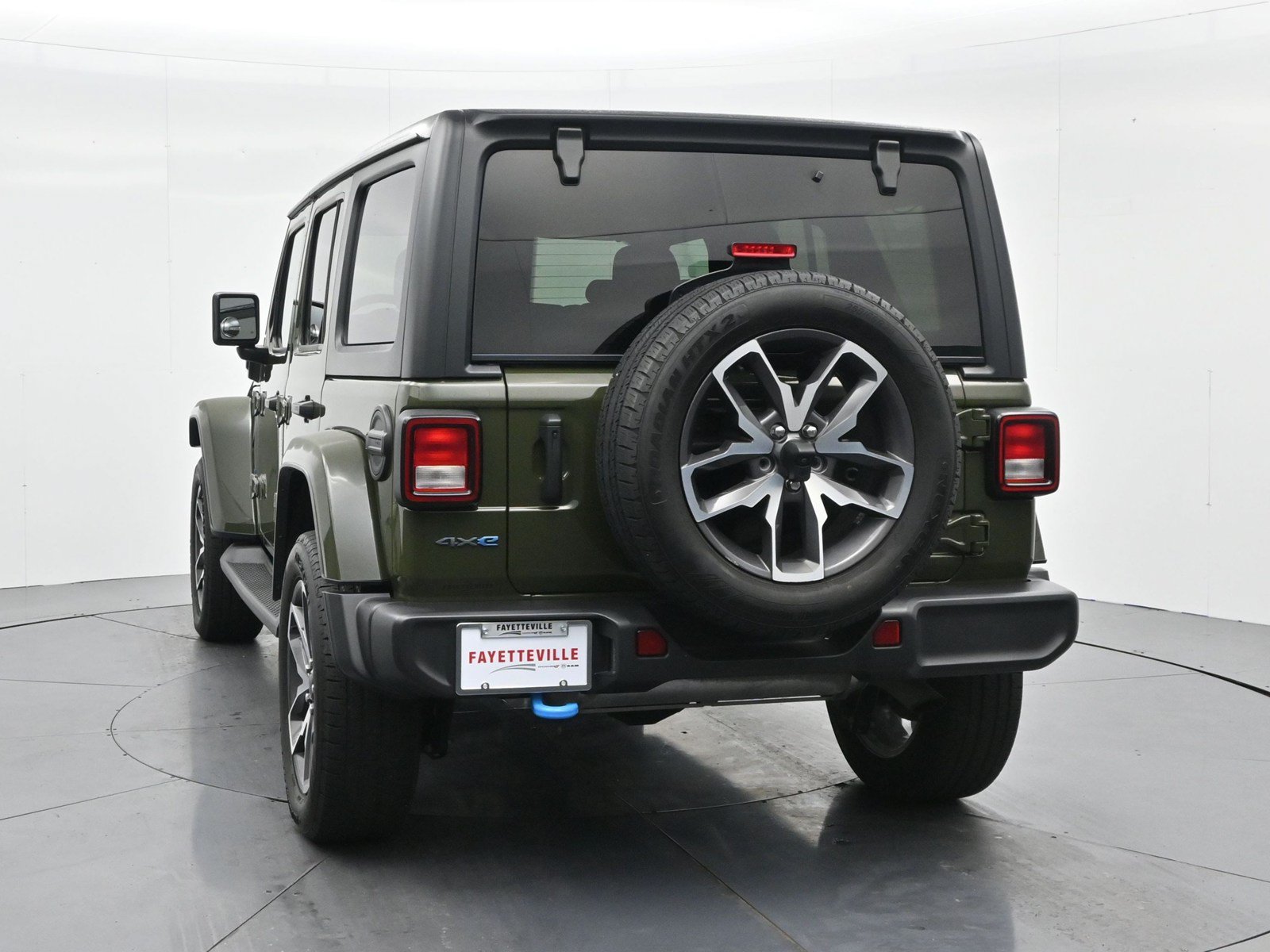 Used 2024 Jeep Wrangler Unlimited w/ Convenience Group AWD/4WD image 7