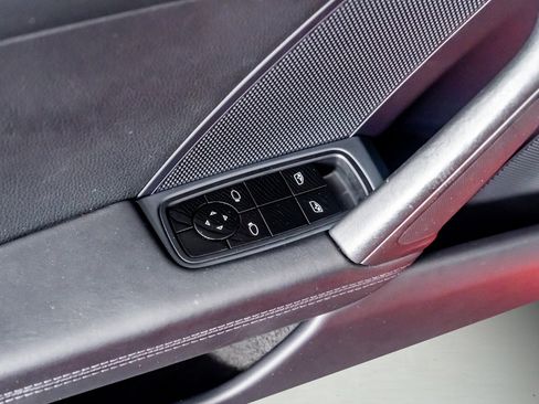 Used 2020 Porsche 911 Carrera 4S w/ Sport Package image 37