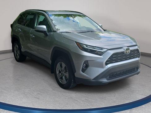 Used 2025 Toyota RAV4 XLE FWD image 3
