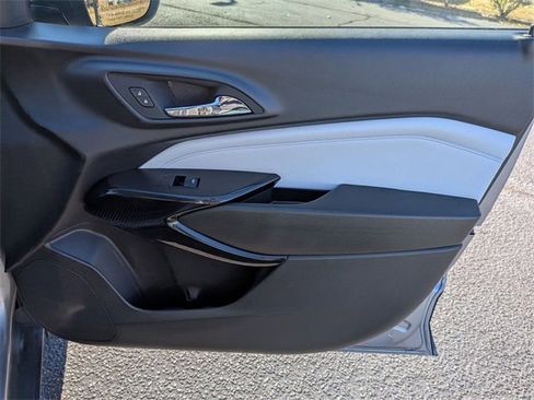 Used 2025 Chevrolet Trax LT image 33