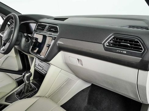 Certified 2023 Volkswagen Tiguan SE R-Line FWD image 25