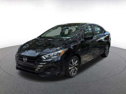 Used 2025 Nissan Versa SV FWD image 4