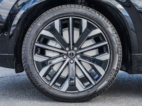 New 2026 Volvo XC90 B6 Ultra w/ Protection Package Premier image 17