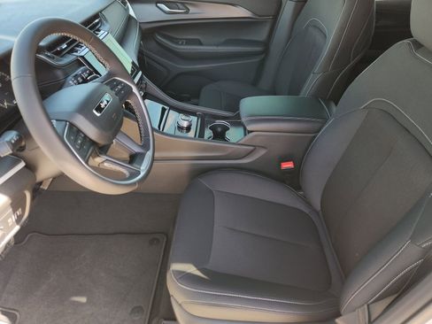 New 2026 Jeep Grand Cherokee Laredo image 15