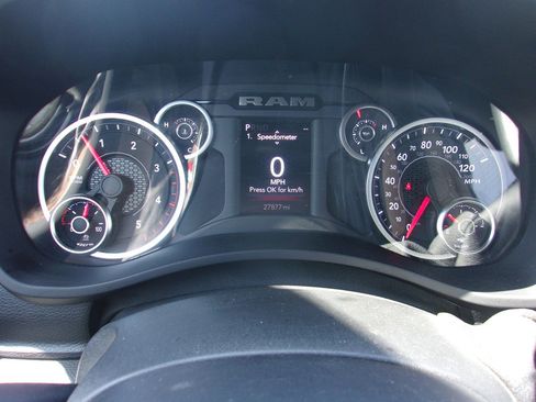 Used 2025 RAM 2500 Big Horn AWD/4WD image 19