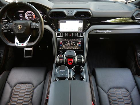 Used 2021 Lamborghini Urus AWD/4WD image 7