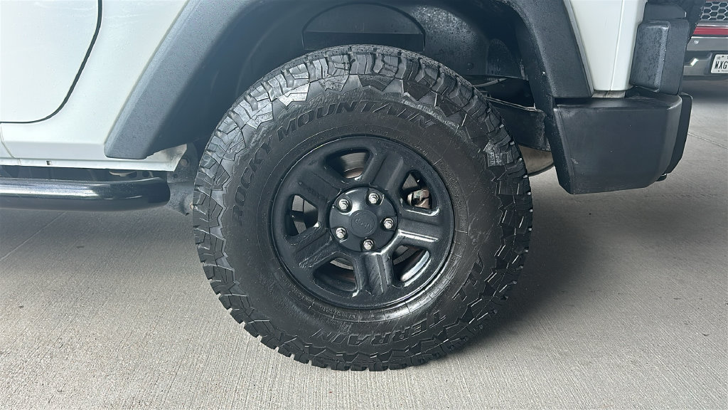 Used 2017 Jeep Wrangler Sport w/ Connectivity Group AWD/4WD image 19