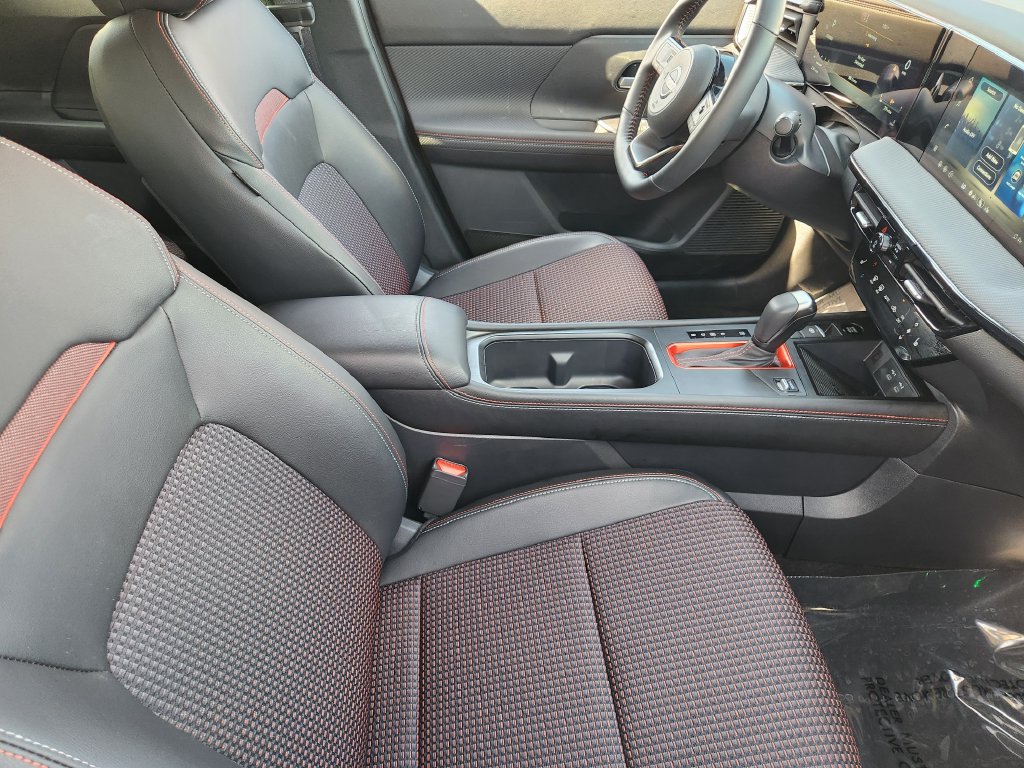 Used 2026 Nissan Kicks SR w/ SR Premium Package FWD image 14