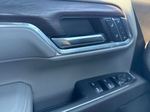 Used 2025 GMC Sierra 1500 SLT AWD/4WD image 27