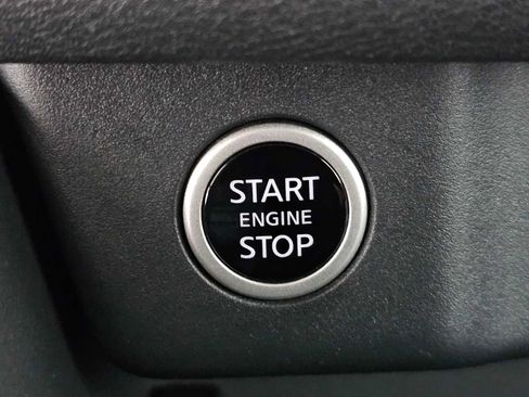 Used 2023 Nissan Rogue SV image 30