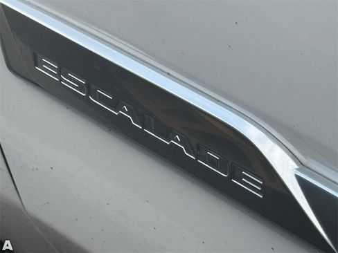 Used 2020 Cadillac Escalade Premium Luxury w/ LPO, Radiant Package image 9