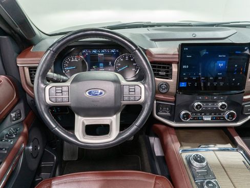 Used 2023 Ford Expedition Max Limited image 12