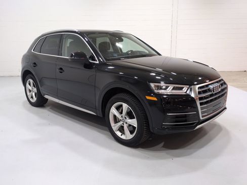 Used 2020 Audi Q5 2.0T Premium Plus w/ Premium Plus Package AWD/4WD image 3