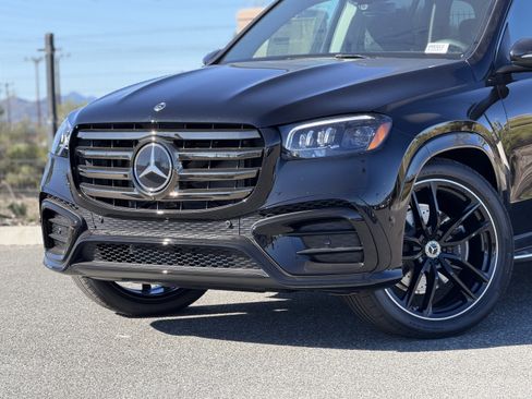 New 2026 Mercedes-Benz GLS 450 4MATIC image 3