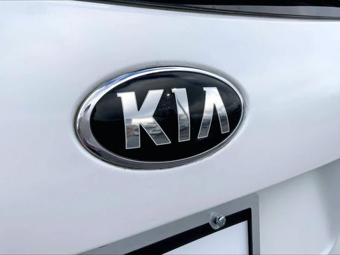 Used 2020 Kia Sorento LX V6 image 30