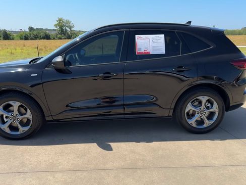 Used 2023 Ford Escape ST-Line w/ Tech Pack #1 FWD image 4