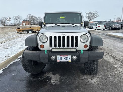 Used 2012 Jeep Wrangler Unlimited Sport image 2