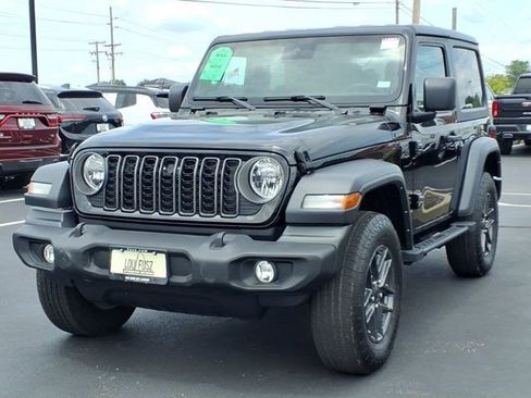 Used 2024 Jeep Wrangler Sport AWD/4WD image 2