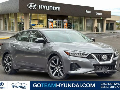 Used 2022 Nissan Maxima SV w/ Floor Mat Group FWD image 1