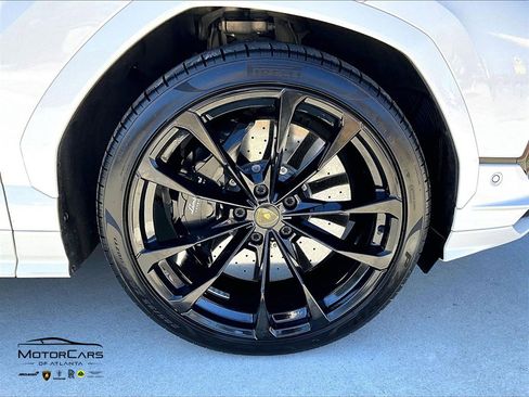 Used 2023 Lamborghini Urus S image 32
