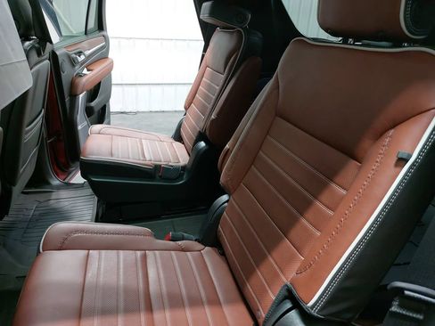 Used 2024 GMC Yukon Denali Ultimate AWD/4WD image 16